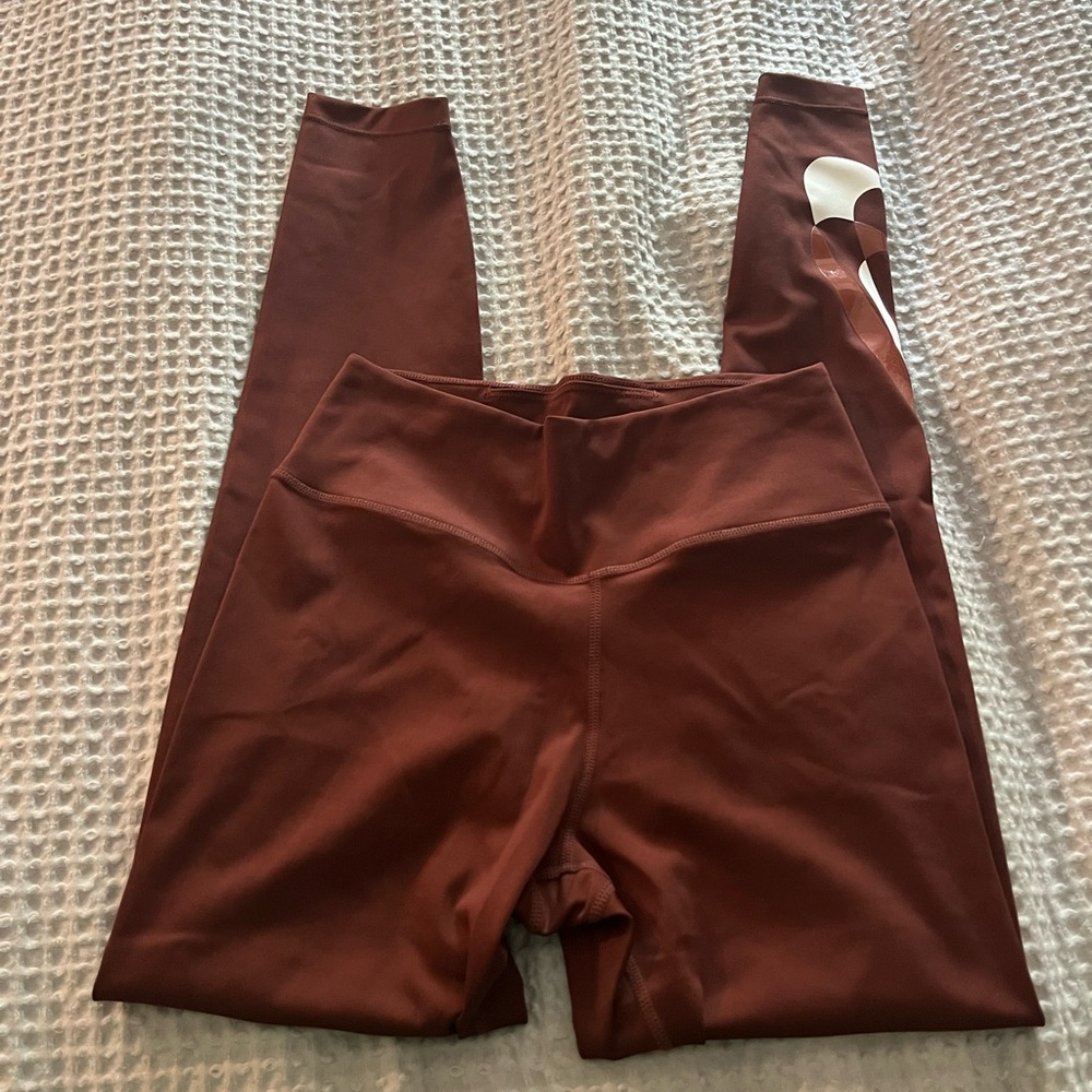NIKE SWOOSH LEGGING